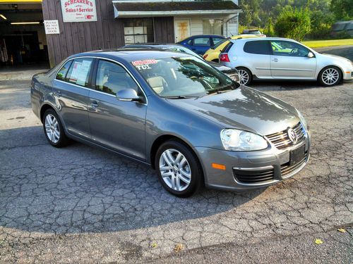 2010 volkswagen jetta tdi  6 speed manual sedan 4-door 2.0l