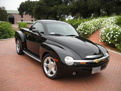 2004 chevrolet ssr base convertible 2-door 5.3l