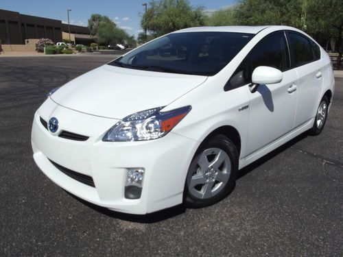 2010 toyota prius 1 owner pearl white leather 9k miles wow! like 2011 2009 prius