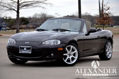 Convertible! bose!  black cherry mica! new trade! one owner carfax certified!
