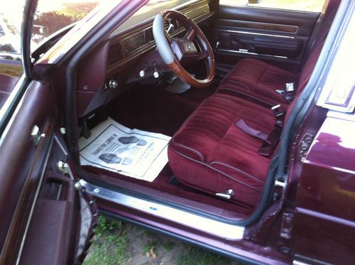 1989 ford ltd crown victoria base sedan 4-door 5.0l