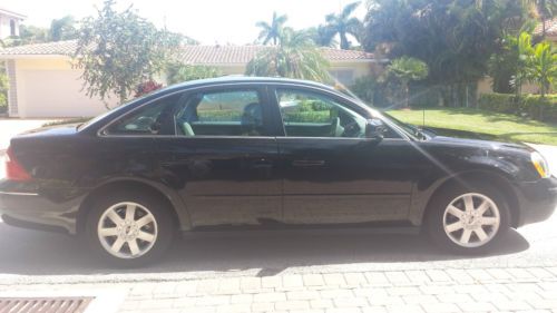 2005 black ford five hundred se sedan 4-door 3.0l   low miles!!!!