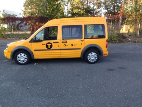 Ford transit connect 2011 leather seat 4 doors  4 cylinder