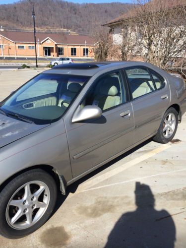 2001 Nissan Altima, image 3