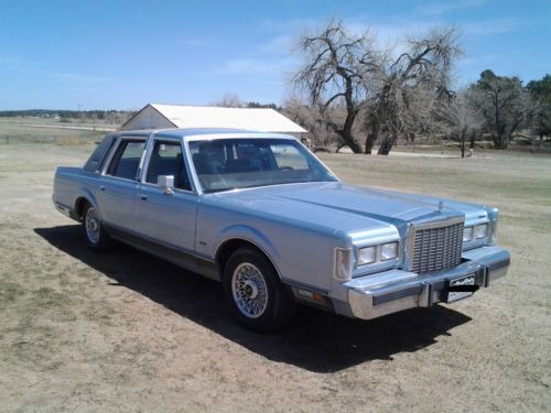 1986 lincoln town car signature sedan 4-door 5.0l