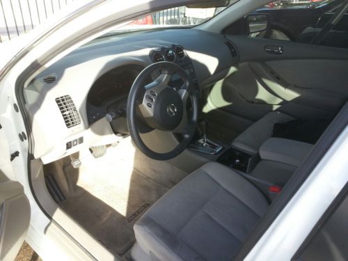 2012 Nissan Altima by private owner - excellent condition!, image 5