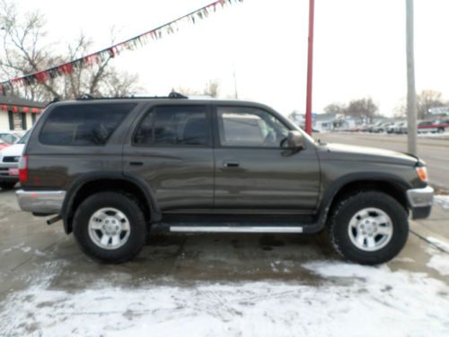 1998 toyota 4runner 4x4 clean!! sr5 www.denniscycleandauto.com