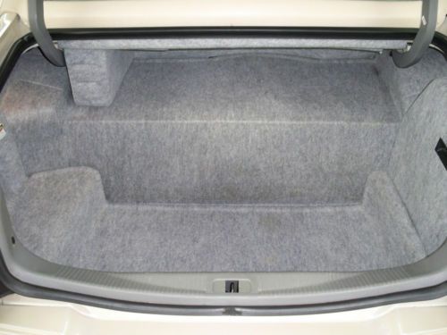 2003 LINCOLN CARTIER TOWN CAR IVORY PARCHMENT NEAR MINT LOADED NEEDS NOTHING!!!, image 8