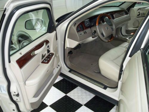 2003 LINCOLN CARTIER TOWN CAR IVORY PARCHMENT NEAR MINT LOADED NEEDS NOTHING!!!, image 9