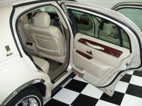 2003 LINCOLN CARTIER TOWN CAR IVORY PARCHMENT NEAR MINT LOADED NEEDS NOTHING!!!, image 11
