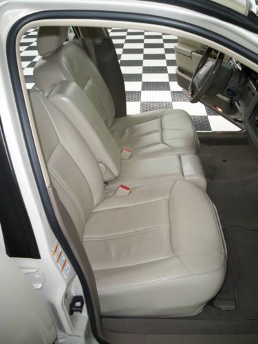 2003 LINCOLN CARTIER TOWN CAR IVORY PARCHMENT NEAR MINT LOADED NEEDS NOTHING!!!, image 13