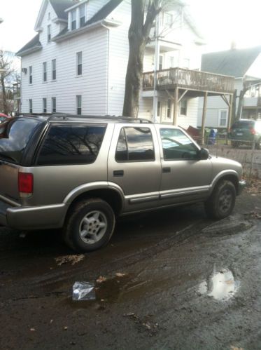 2000 chevrolet blazer ls sport utility 4-door 4.3l