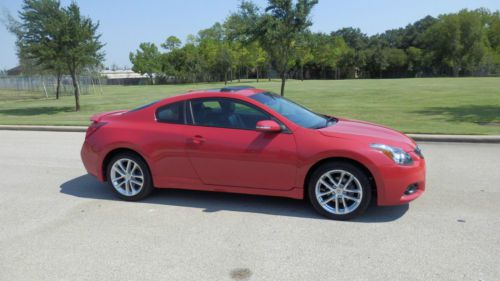 2011 nissan altima 3.5 sr. only has 8.5k miles. navigation. leather