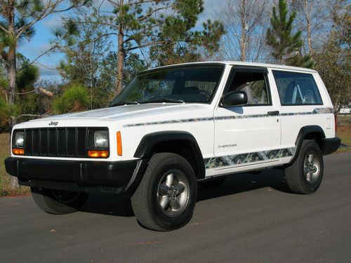 1997 jeep cherokee se sport utility 2-door 4.0l