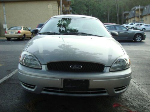 Super nice 2005 ford taurus for sale