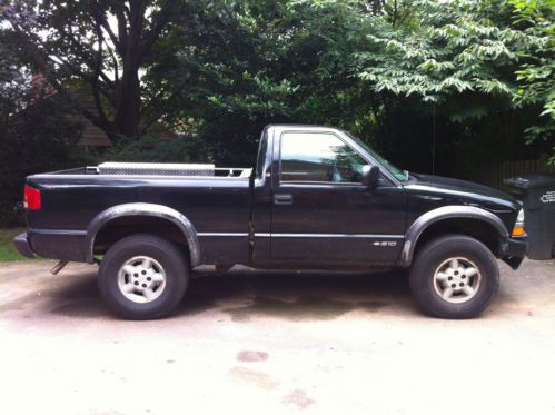 Pick up truck, black, chevy s10, 1999, regular bed, new headliner,