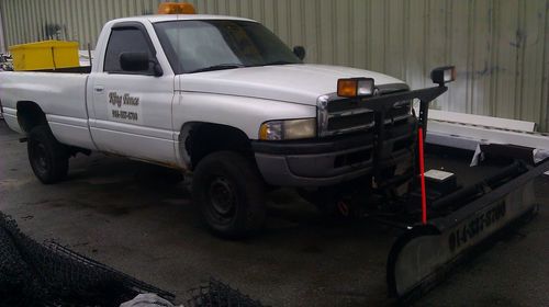 1997 dodge ram 1500 st standard cab pickup 2-door 5.2l w/ snoway plow no reserve