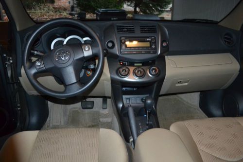 2012 Toyota RAV4 Base Sport Utility 4-Door 2.5L, image 2