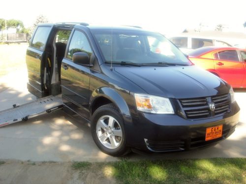 2008 grand caravan se wheelchair van side entry conversion only 56k miles