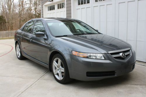 Acura tl 2004 with leather, sunroof, heated seats, bluetooth