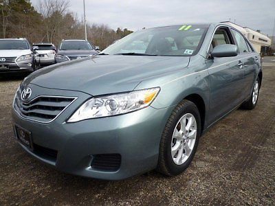 2011 Toyota Camry LE Sedan 4-Door 2.5L, image 2