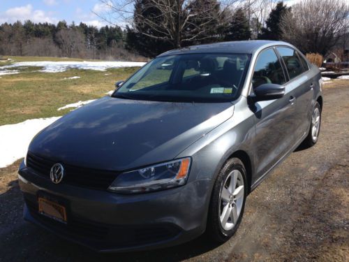 Mint condition 2012 vw jetta tdi - 42 mpg