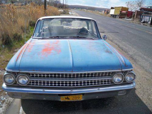 1961 Ford 4 door full size passenger car Fairlane 500, image 3