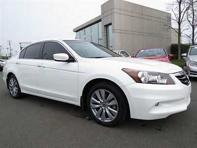 Leather trim, memory/heated seats, steering wheel controls, moonroof