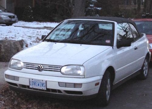 1998 volkswagen cabrio gls convertible 2-door 2.0l