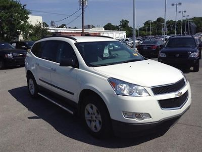 Fwd 4dr ls chevrolet traverse ls low miles suv automatic gasoline engine, 3.6l s