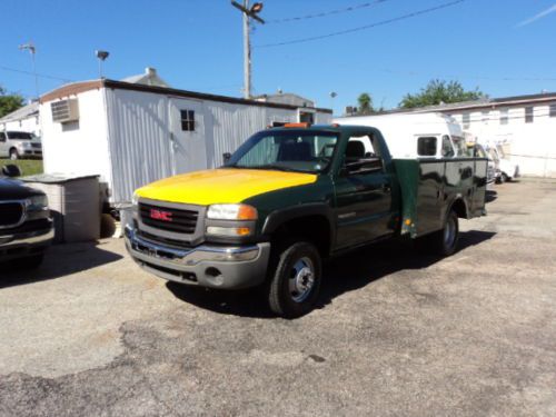 2003 gmc 3500 serives truck 4 wheel drive