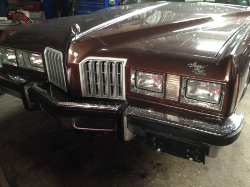 1977 Pontiac Grand Prix LJ 400 V-8 Engine Completely Original One Owner Classic, image 6