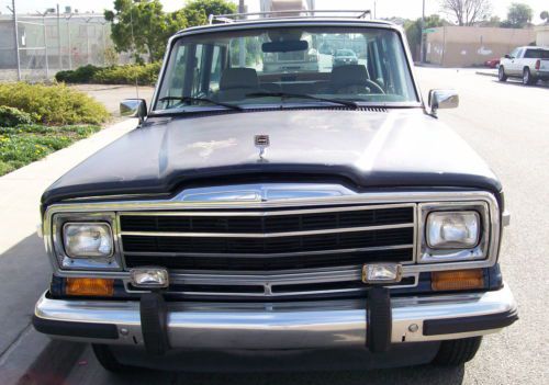 1991 Jeep Grand Wagoneer Base Sport Utility 4-Door 5.9L, image 3