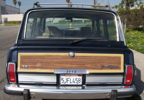 1991 Jeep Grand Wagoneer Base Sport Utility 4-Door 5.9L, image 4