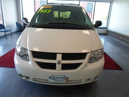 SXT 3.8L CD 6 Speakers AM/FM Cassette w/Compact Disc AM/FM radio Power steering, image 11