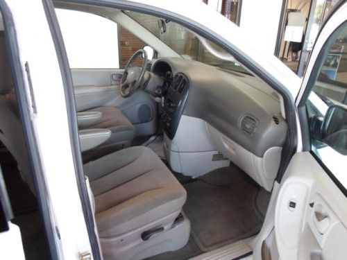 SXT 3.8L CD 6 Speakers AM/FM Cassette w/Compact Disc AM/FM radio Power steering, image 16