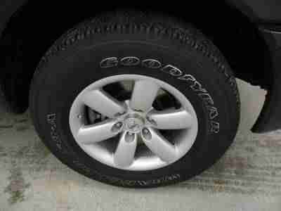 2WD Crew Cab 5.6L (6) cup holders & (2) bottle holders 12V pwr outlets, US $24,740.00, image 13