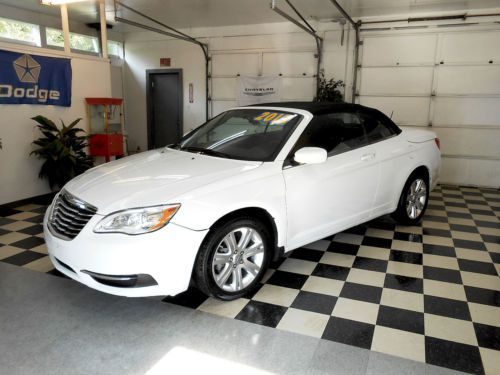 2013 chrysler 200 convertible touring 13k no reserve salvage rebuildable damaged