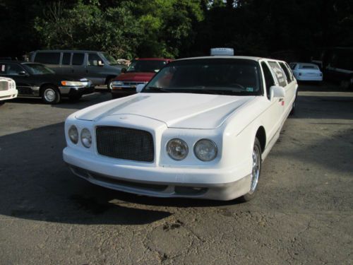 1997 Lincoln Town Car  Limousine 4-Door BENTLEY CLONE WHITE, image 2