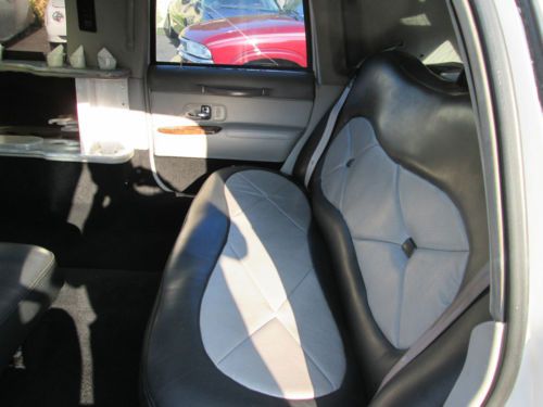 1997 Lincoln Town Car  Limousine 4-Door BENTLEY CLONE WHITE, image 8