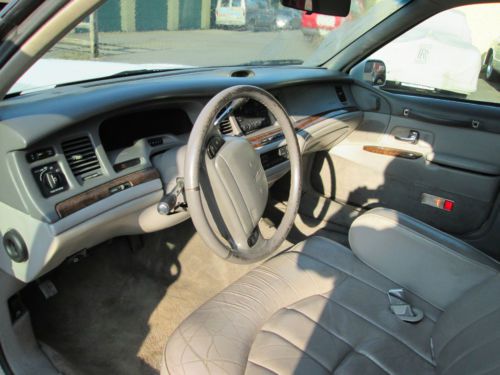 1997 Lincoln Town Car  Limousine 4-Door BENTLEY CLONE WHITE, image 11