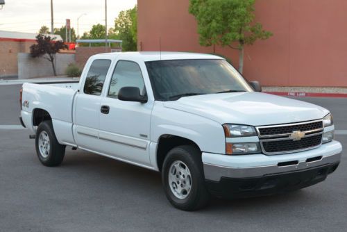 2006 chevrolet silverado 1500 hybrid extended cab pickup 4-door 5.3l 4wd