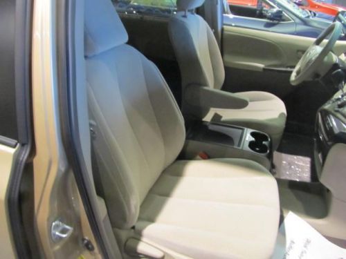 2014 toyota sienna le