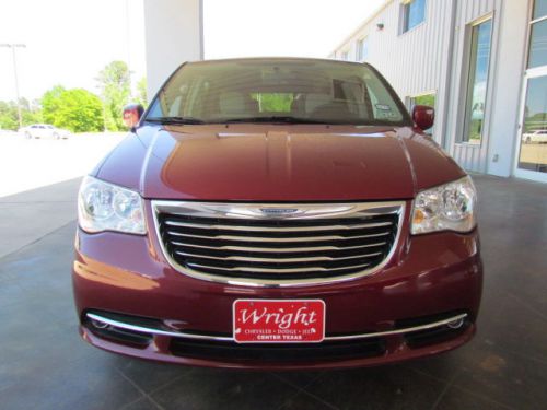 2011 chrysler town & country touring