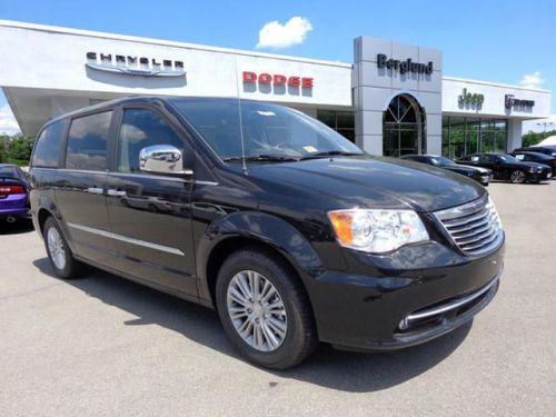 2014 chrysler town & country limited