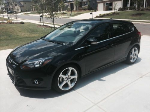 2012 ford focus titanium hatchback ***fully loaded, self parking***