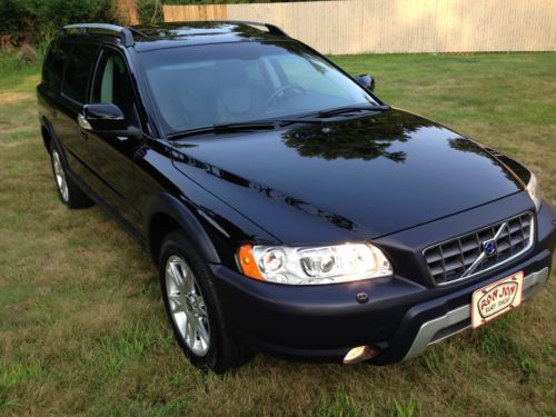 2007 volvo xc70 navigation, backup sensors, rare triple black special edition!!