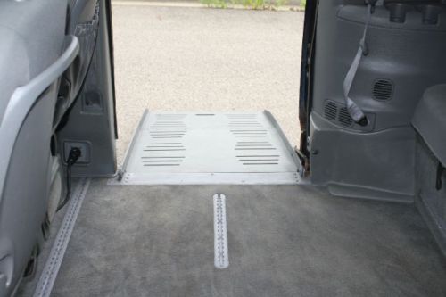 2007 Dodge Grand Caravan SE Side Entry Wheelchair Accessible Handicapped Van, image 12