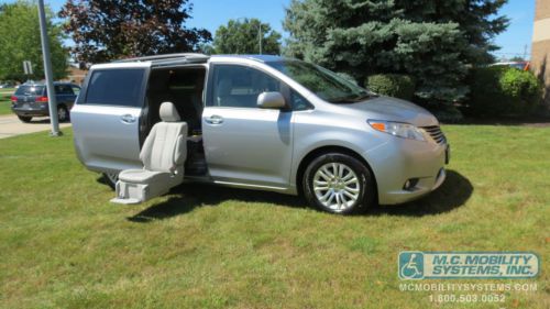 2011 toyota sienna handicap accessible van with toyota installed turning seat
