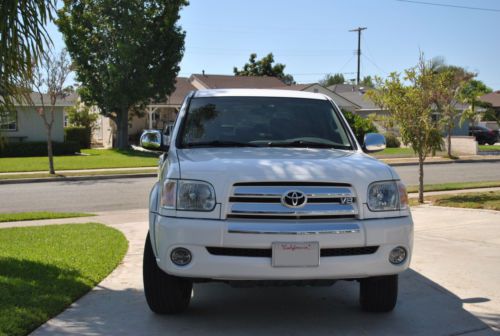 White four door tundra in excellent condition